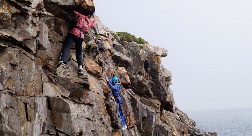 teens gain leadership skills on outdoor course